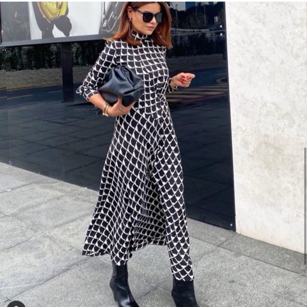 ZARA Elegant Black and White Geometric Dress - Picture 2 of 7